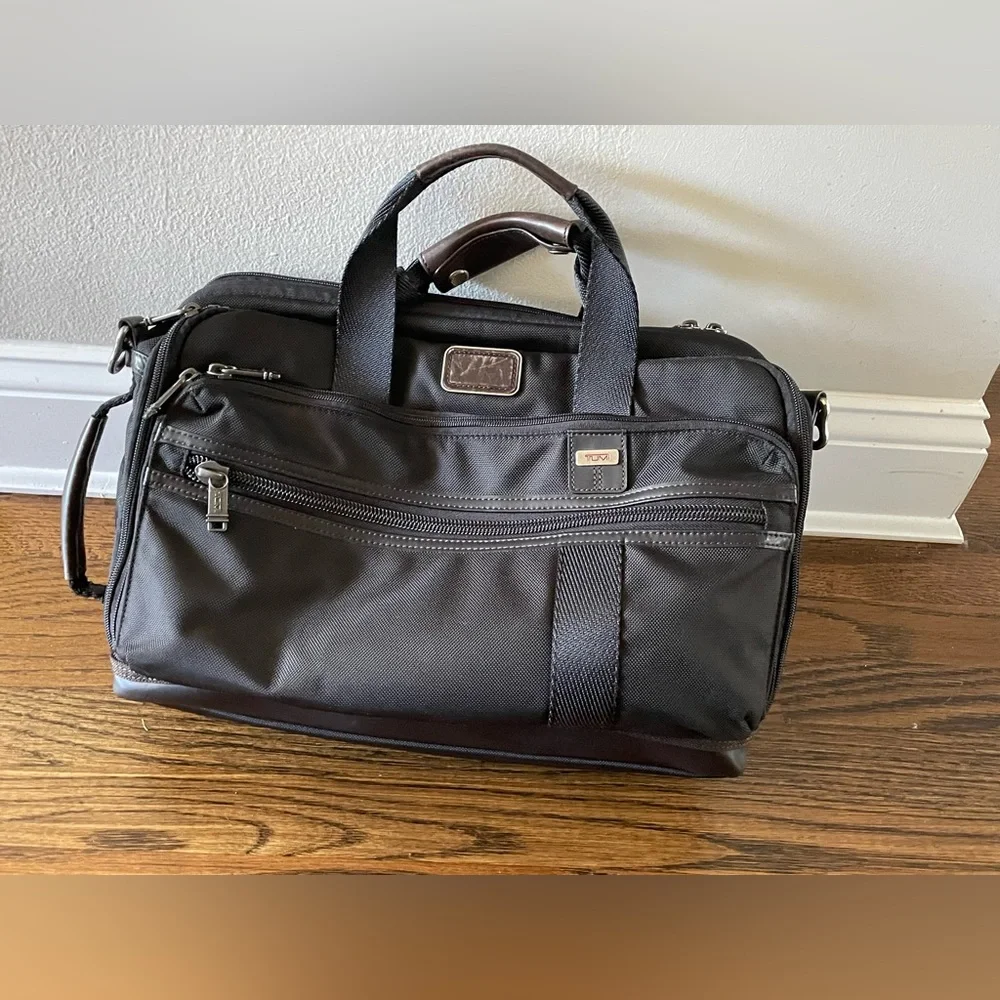 TUMI the leading international business, accessory and travel lifestyle brand - Picture 3 of 3
